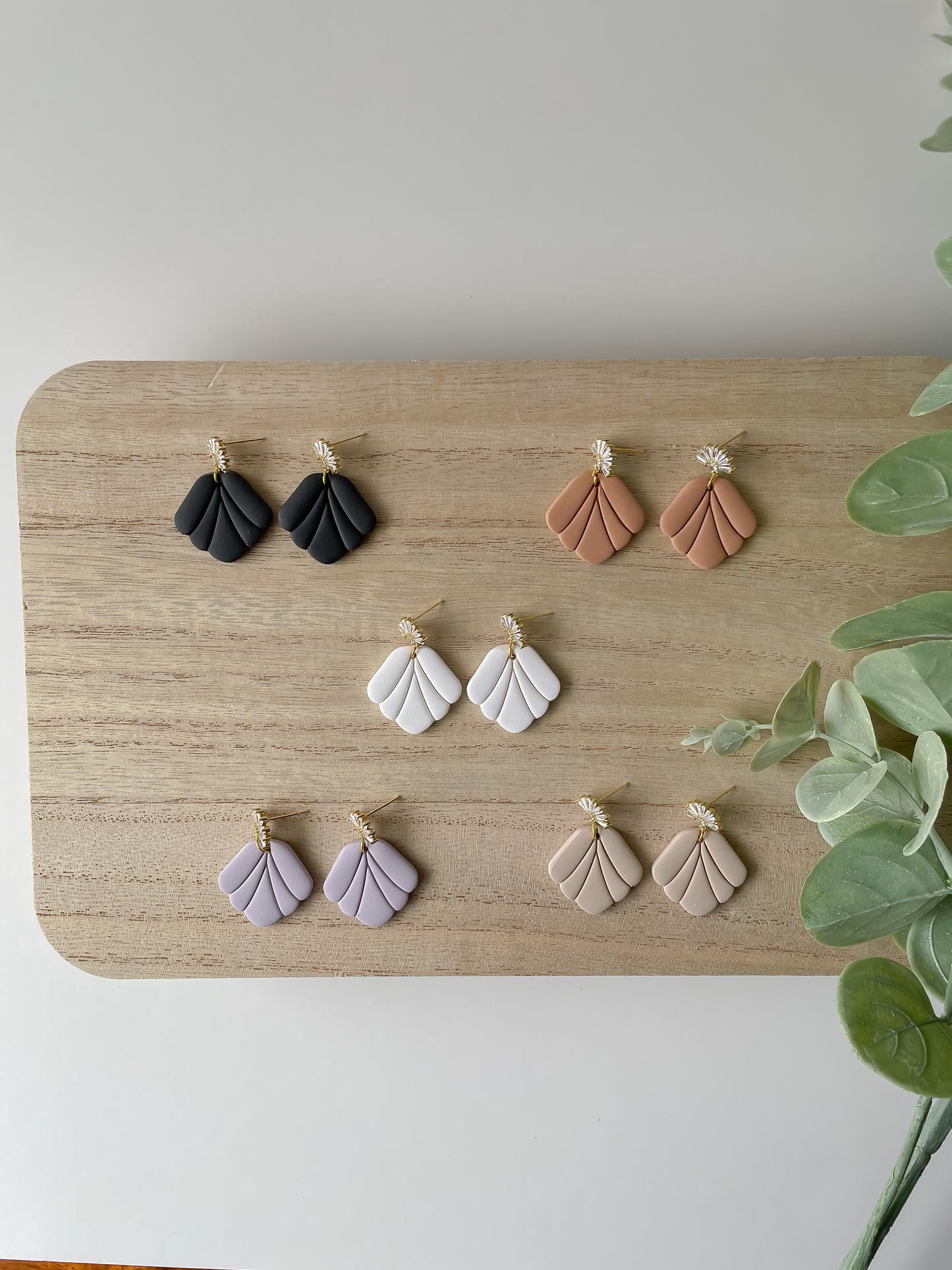 Quinlan | Almond | Gold